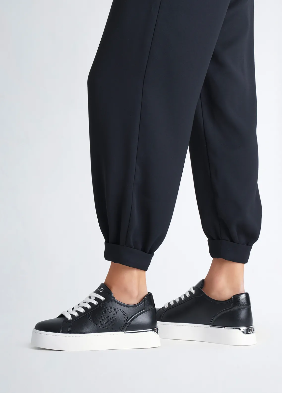 Liu Jo Zapatillas de piel con logotipo perforado-Mujer Sneakers